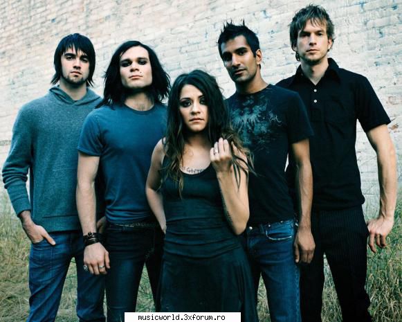 Flyleaf - Flyleaf este o formaţie de rock alternativ - MusicWorld