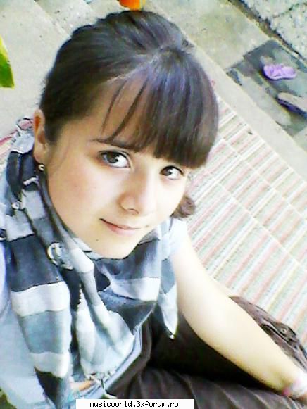 heii!!! doar noi postam aici? mai puneti si voi poze :wink2: poze cu noi:d