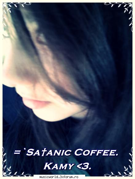 Poze cu noi:D - Mergeam la scoala, de aia nu par :)). Nu prea ma - Cafenea